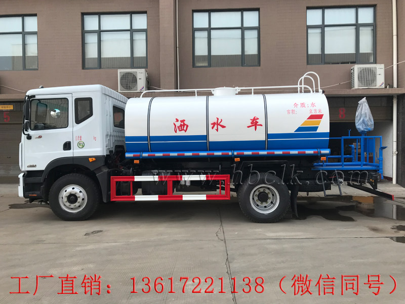 東風(fēng)D9 10方保溫?zé)崴\(yùn)輸車(chē)