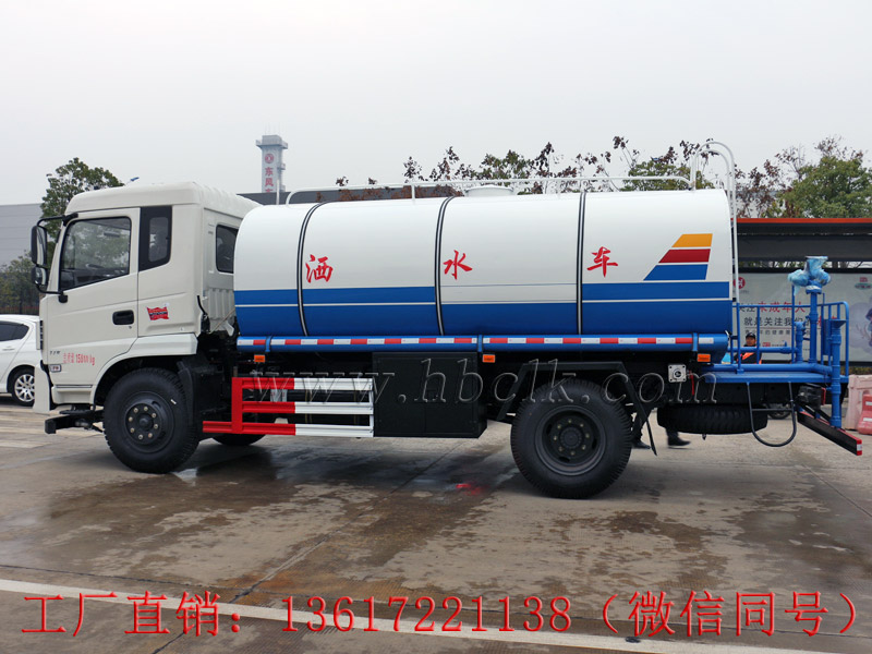 東風(fēng)專(zhuān)底10噸保溫?zé)崴\(yùn)輸車(chē)